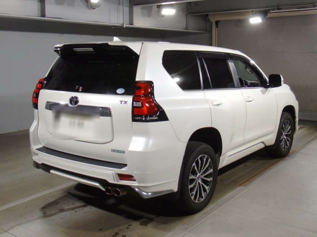 Import and buy TOYOTA LAND CRUISER PRADO 2018 from Japan to Nairobi, Kenya