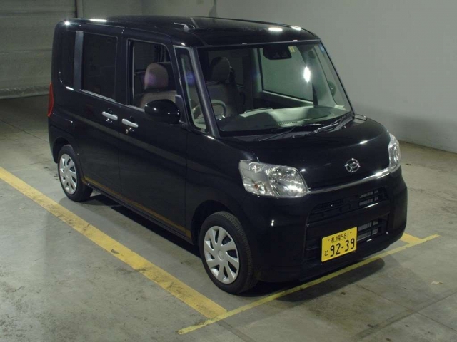 Import and buy DAIHATSU TANTO 2018 from Japan to Nairobi, Kenya