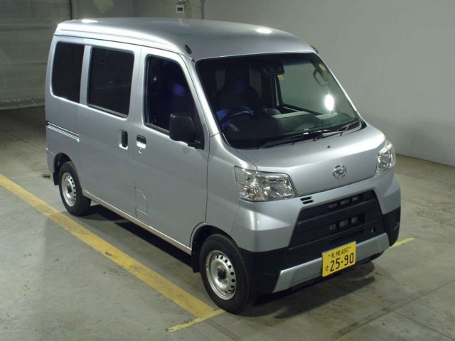 Import and buy DAIHATSU HIJET VAN 2017 from Japan to Nairobi, Kenya