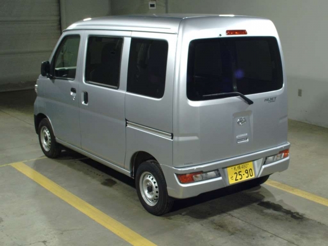 Import and buy DAIHATSU HIJET VAN 2017 from Japan to Nairobi, Kenya