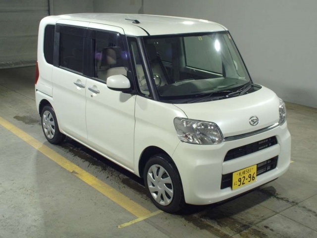 Import and buy DAIHATSU TANTO 2017 from Japan to Nairobi, Kenya