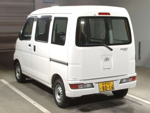 Import and buy DAIHATSU HIJET VAN 2017 from Japan to Nairobi, Kenya