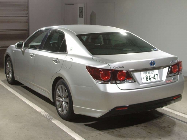 Import and buy TOYOTA CROWN 2017 from Japan to Nairobi, Kenya