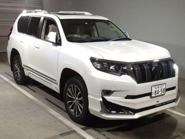 Import and buy TOYOTA LAND CRUISER PRADO 2017 from Japan to Nairobi, Kenya