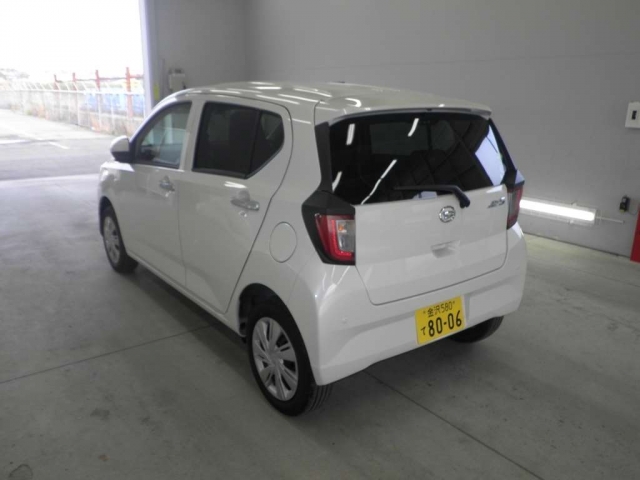 Import and buy DAIHATSU MIRA E S 2017 from Japan to Nairobi, Kenya