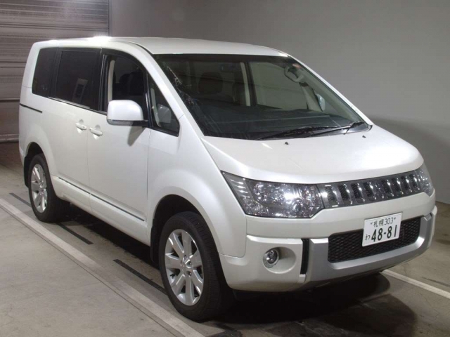 Import and buy MITSUBISHI DELICA D5 2018 from Japan to Nairobi, Kenya