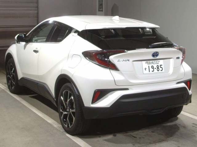 Import and buy TOYOTA C-HR 2018 from Japan to Nairobi, Kenya