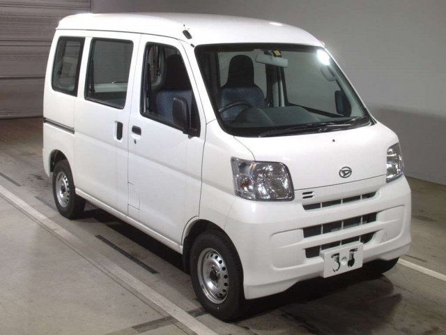 Import and buy DAIHATSU HIJET VAN 2017 from Japan to Nairobi, Kenya