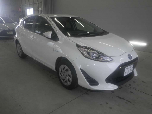 Import and buy TOYOTA AQUA 2018 from Japan to Nairobi, Kenya