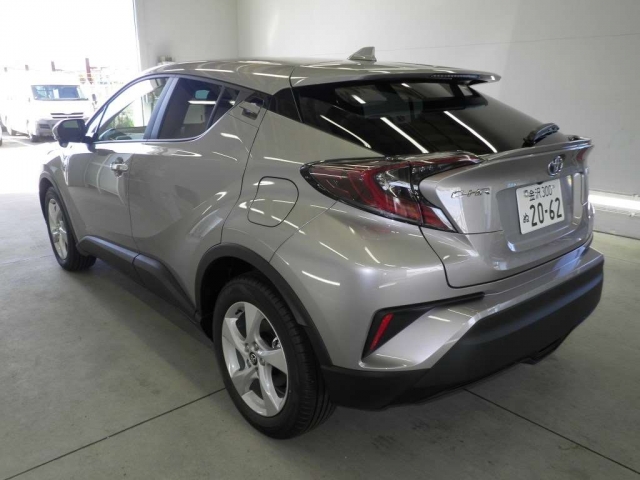 Import and buy TOYOTA C-HR 2018 from Japan to Nairobi, Kenya