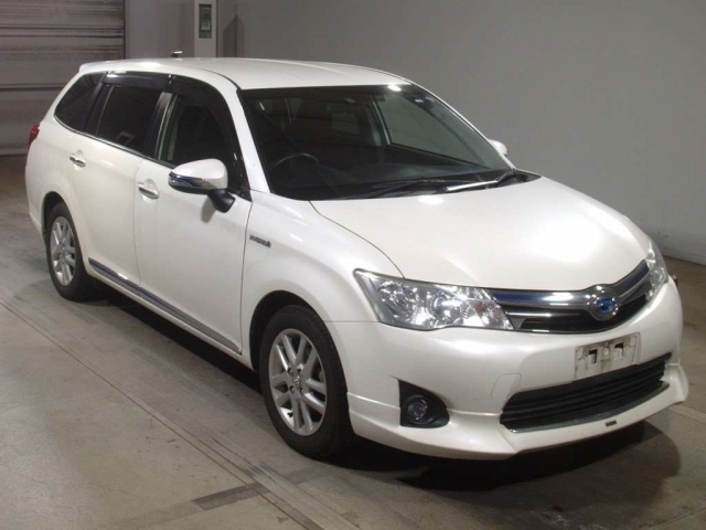 Toyota corolla fielder 2013