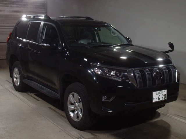 Import and buy TOYOTA LAND CRUISER PRADO 2018 from Japan to Nairobi, Kenya