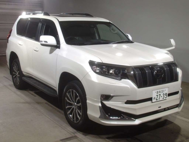 Import and buy TOYOTA LAND CRUISER PRADO 2018 from Japan to Nairobi, Kenya