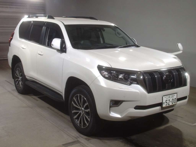 Import and buy TOYOTA LAND CRUISER PRADO 2018 from Japan to Nairobi, Kenya