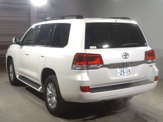 Import and buy TOYOTA LAND CRUISER 2018 from Japan to Nairobi, Kenya