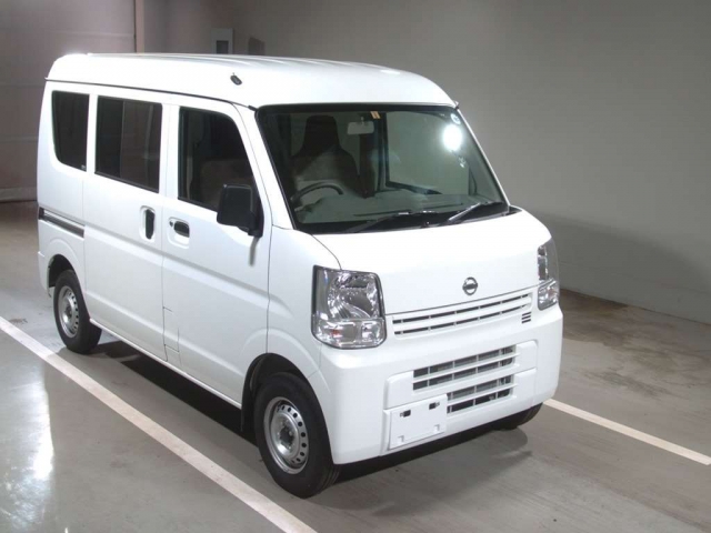 Import and buy NISSAN CLIPPER VAN 2018 from Japan to Nairobi, Kenya