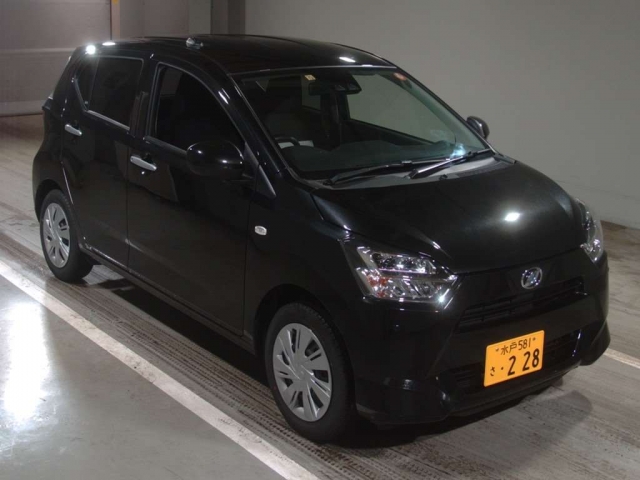 Import and buy DAIHATSU MIRA E S 2017 from Japan to Nairobi, Kenya