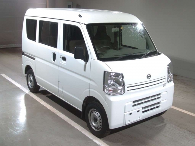 Import and buy NISSAN CLIPPER VAN 2018 from Japan to Nairobi, Kenya