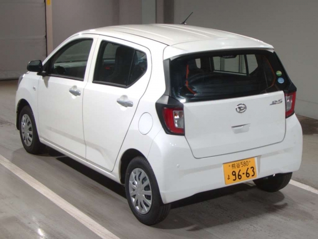 Import and buy DAIHATSU MIRA E S 2018 from Japan to Nairobi, Kenya