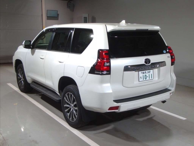 Import and buy TOYOTA LAND CRUISER PRADO 2018 from Japan to Nairobi, Kenya