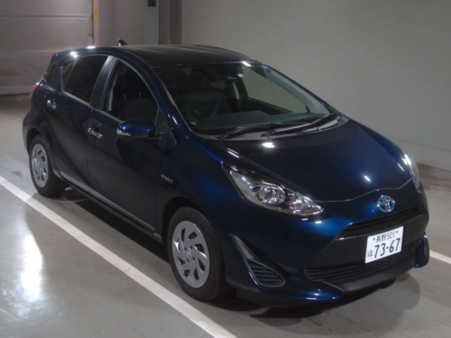 Import and buy TOYOTA AQUA 2018 from Japan to Nairobi, Kenya