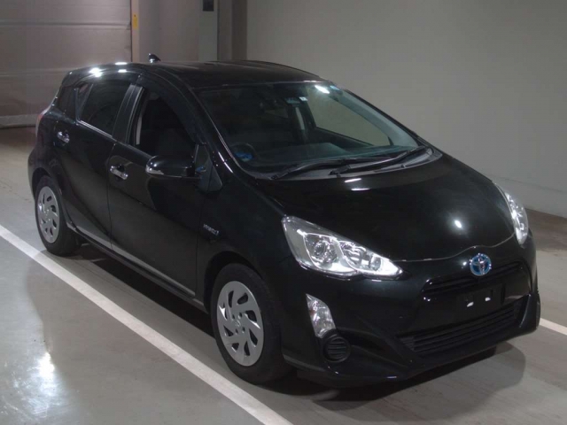 Import and buy TOYOTA AQUA 2017 from Japan to Nairobi, Kenya