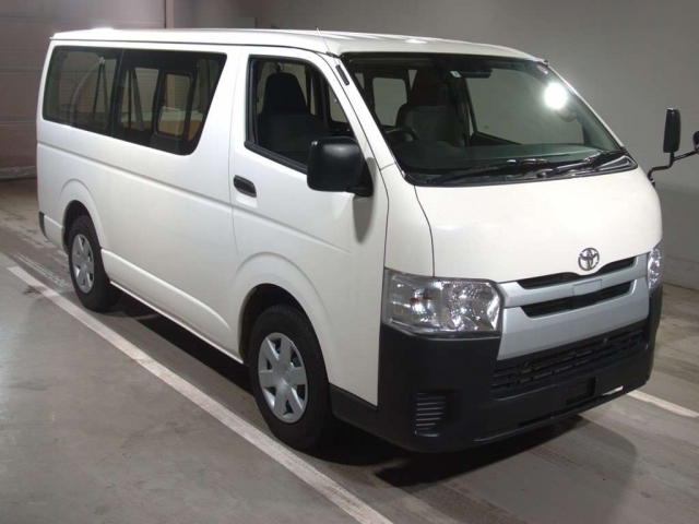 Import and buy TOYOTA HIACE VAN 2018 from Japan to Nairobi, Kenya