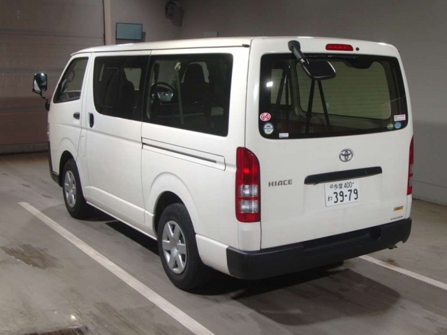 Import and buy TOYOTA HIACE VAN 2018 from Japan to Nairobi, Kenya