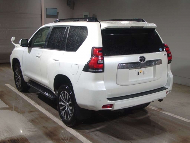 Import and buy TOYOTA LAND CRUISER PRADO 2019 from Japan to Nairobi, Kenya