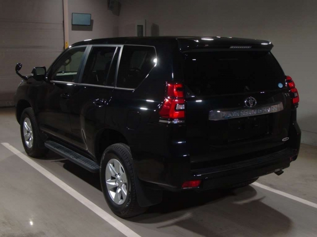 Import and buy TOYOTA LAND CRUISER PRADO 2017 from Japan to Nairobi, Kenya