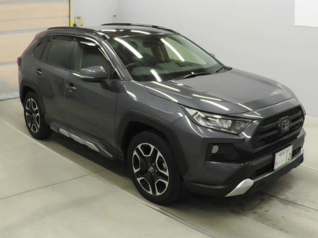 Import and buy TOYOTA RAV4 2019 from Japan to Nairobi, Kenya