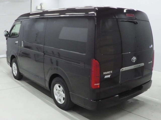 Import and buy TOYOTA HIACE VAN 2018 from Japan to Nairobi, Kenya