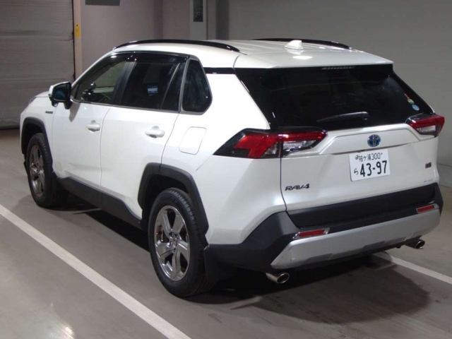 Import and buy TOYOTA RAV4 2019 from Japan to Nairobi, Kenya