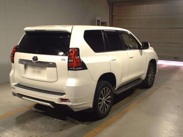 Import and buy TOYOTA LAND CRUISER PRADO 2018 from Japan to Nairobi, Kenya