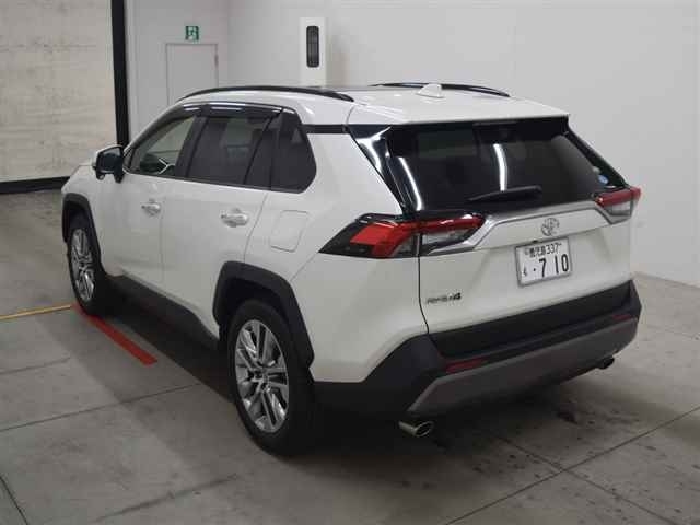 Import and buy TOYOTA RAV4 2019 from Japan to Nairobi, Kenya