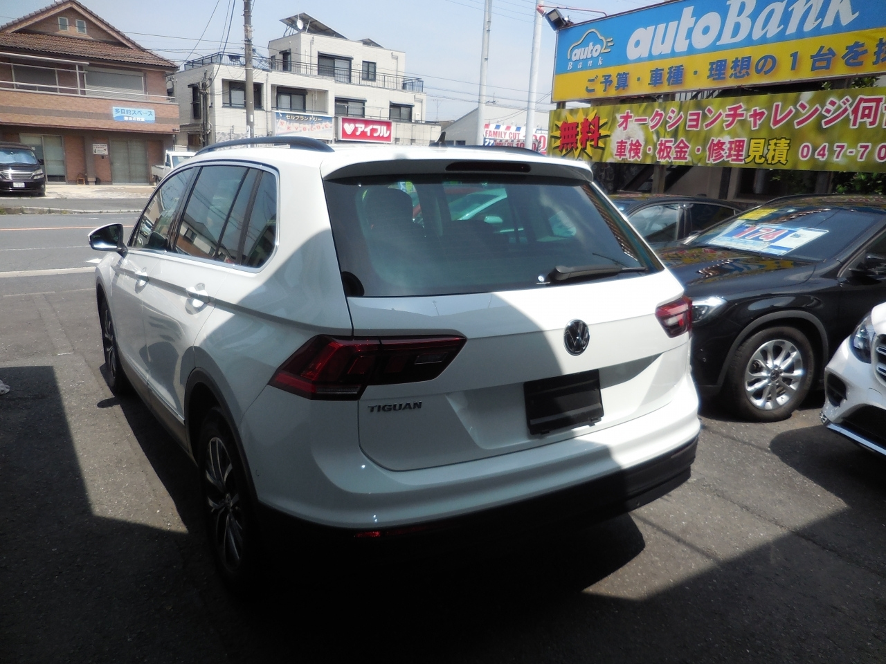 Import and buy VOLKSWAGEN TIGUAN 2018 from Japan to Nairobi, Kenya