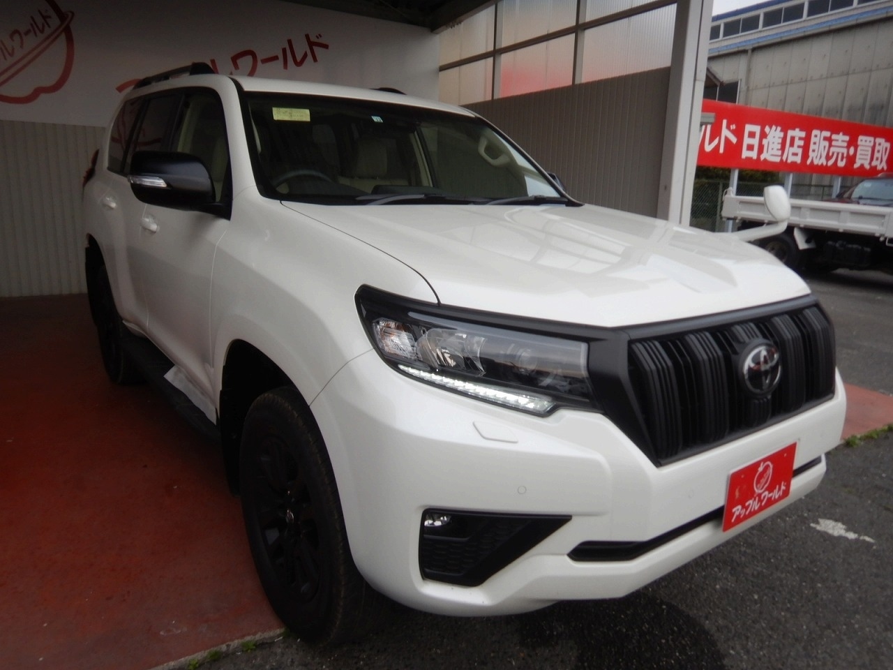 Import and buy TOYOTA LAND CRUISER PRADO 2022 from Japan to Nairobi, Kenya