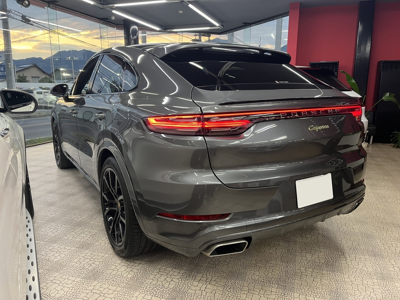 Import and buy PORSCHE CAYENNE 2020 from Japan to Nairobi, Kenya