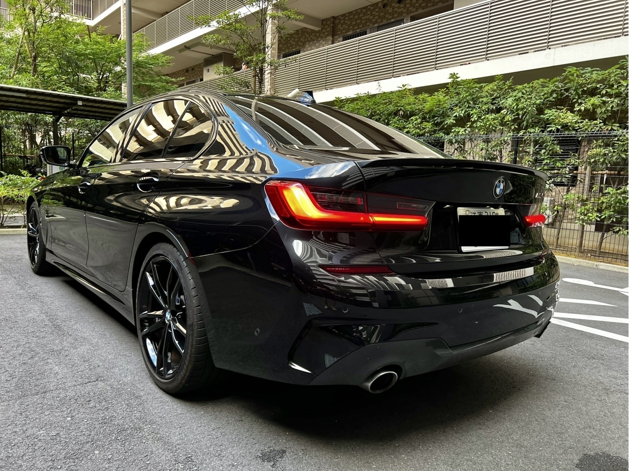 Import and buy BMW 3 SERIES 2019 from Japan to Nairobi, Kenya