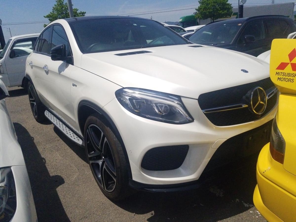 Import and buy MERCEDES BENZ GLE CLASS 2017 from Japan to Nairobi, Kenya