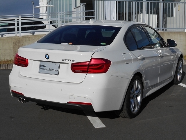 Import and buy BMW 3 SERIES 2018 from Japan to Nairobi, Kenya