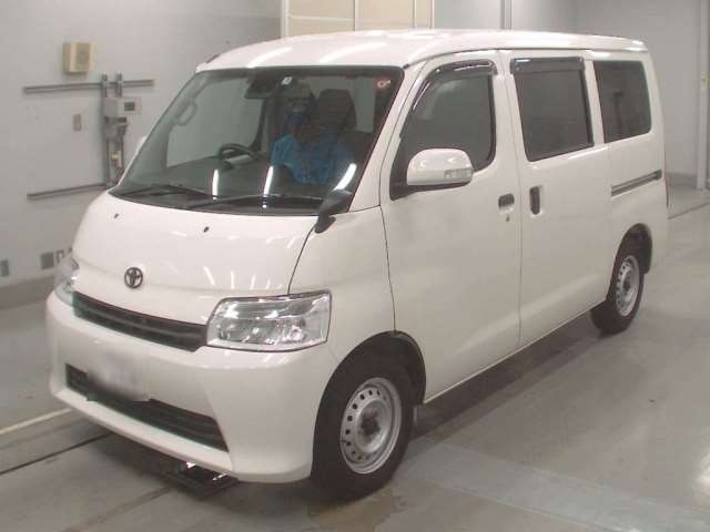 Import and buy TOYOTA TOWN ACE VAN 2022 from Japan to Nairobi, Kenya