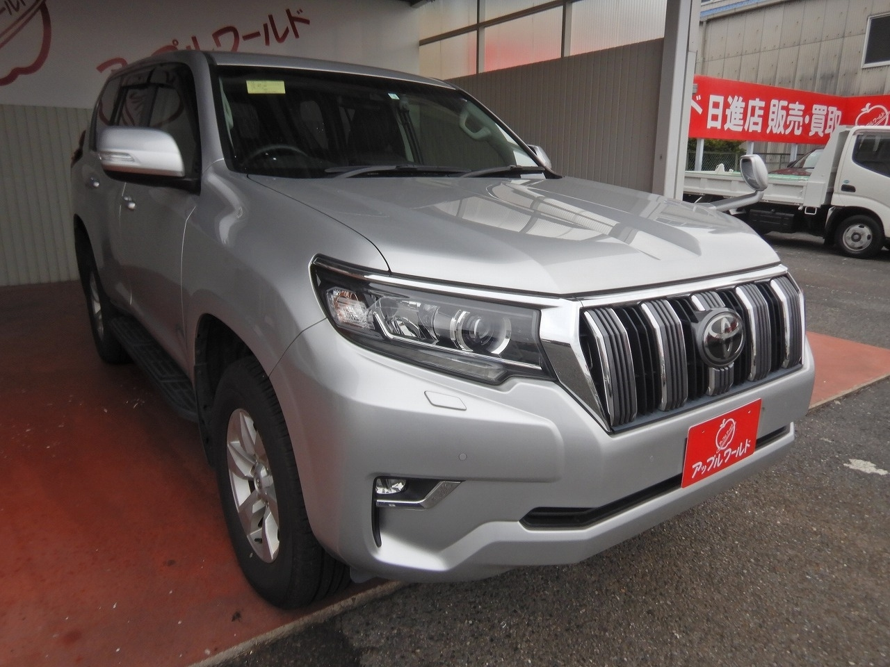 Import and buy TOYOTA LAND CRUISER PRADO 2018 from Japan to Nairobi, Kenya