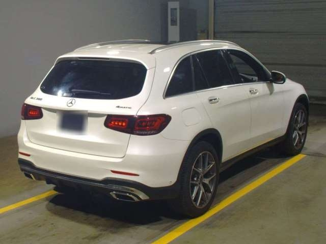 Import and buy MERCEDES BENZ GLC CLASS 2020 from Japan to Nairobi, Kenya