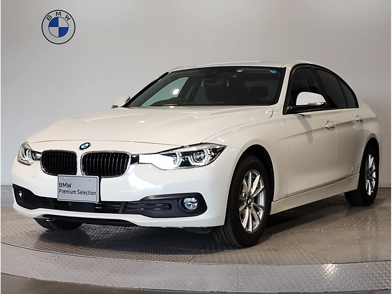 Import and buy BMW 3 SERIES 2017 from Japan to Nairobi, Kenya