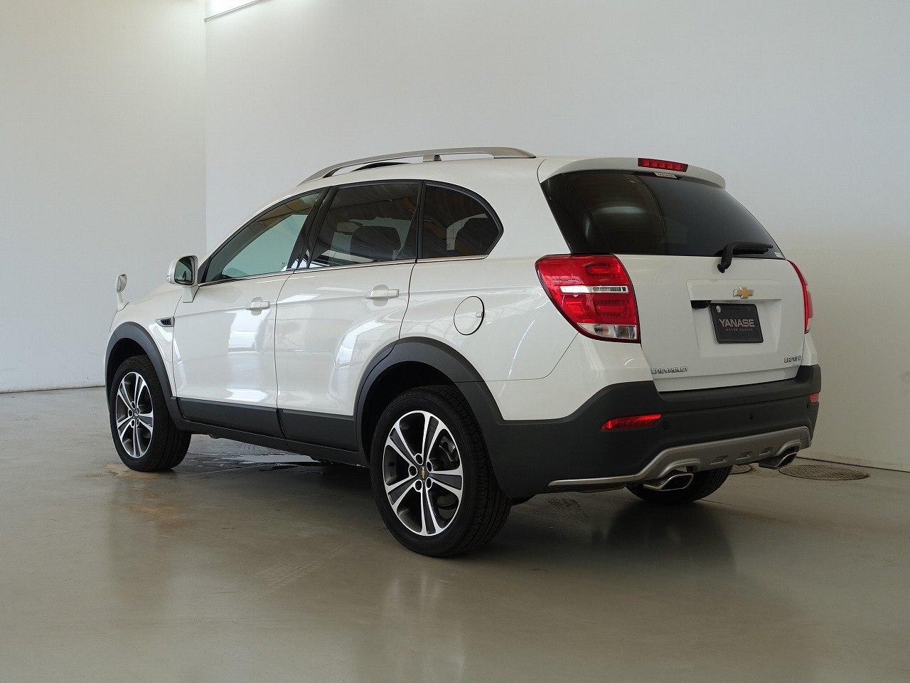 Import and buy GMC CHEVROLET CAPTIVA 2018 from Japan to Nairobi, Kenya