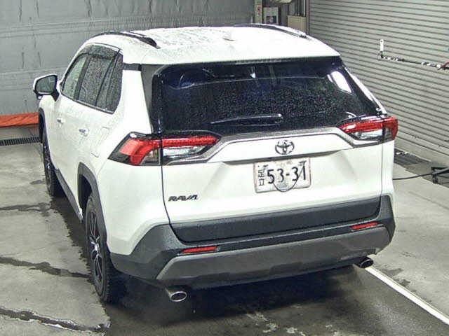 Import and buy TOYOTA RAV4 2019 from Japan to Nairobi, Kenya