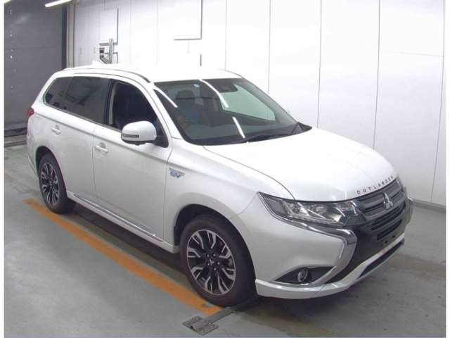 Import and buy MITSUBISHI OUTLANDER PHEV 2017 from Japan to Nairobi, Kenya