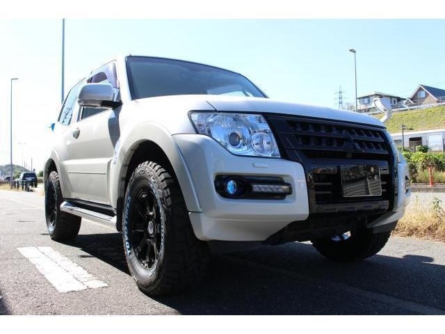 Import and buy MITSUBISHI PAJERO 2017 from Japan to Nairobi, Kenya