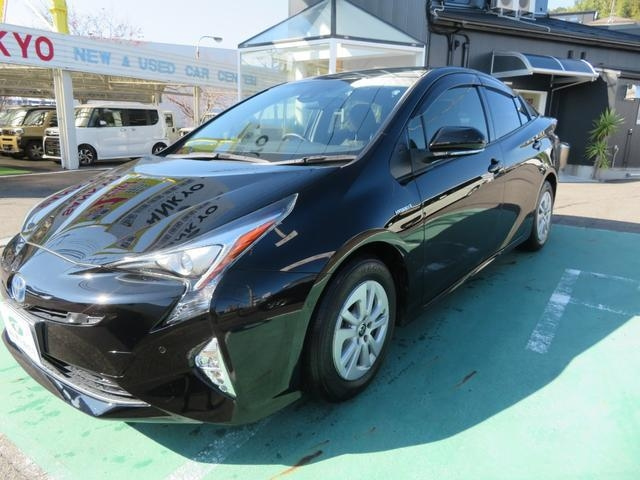 Import and buy TOYOTA PRIUS 2018 from Japan to Nairobi, Kenya